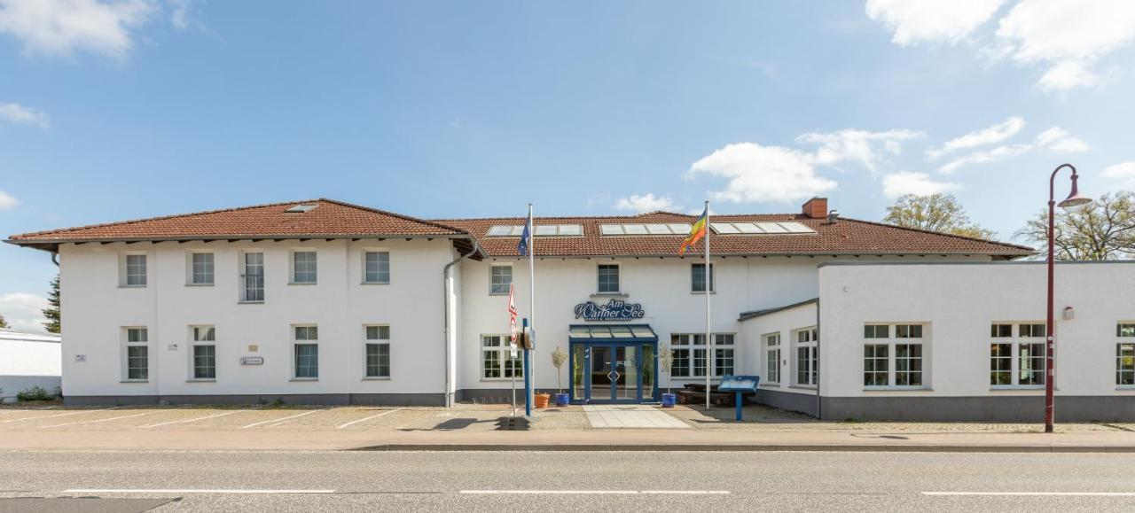 Hotel Am Wariner See エクステリア 写真