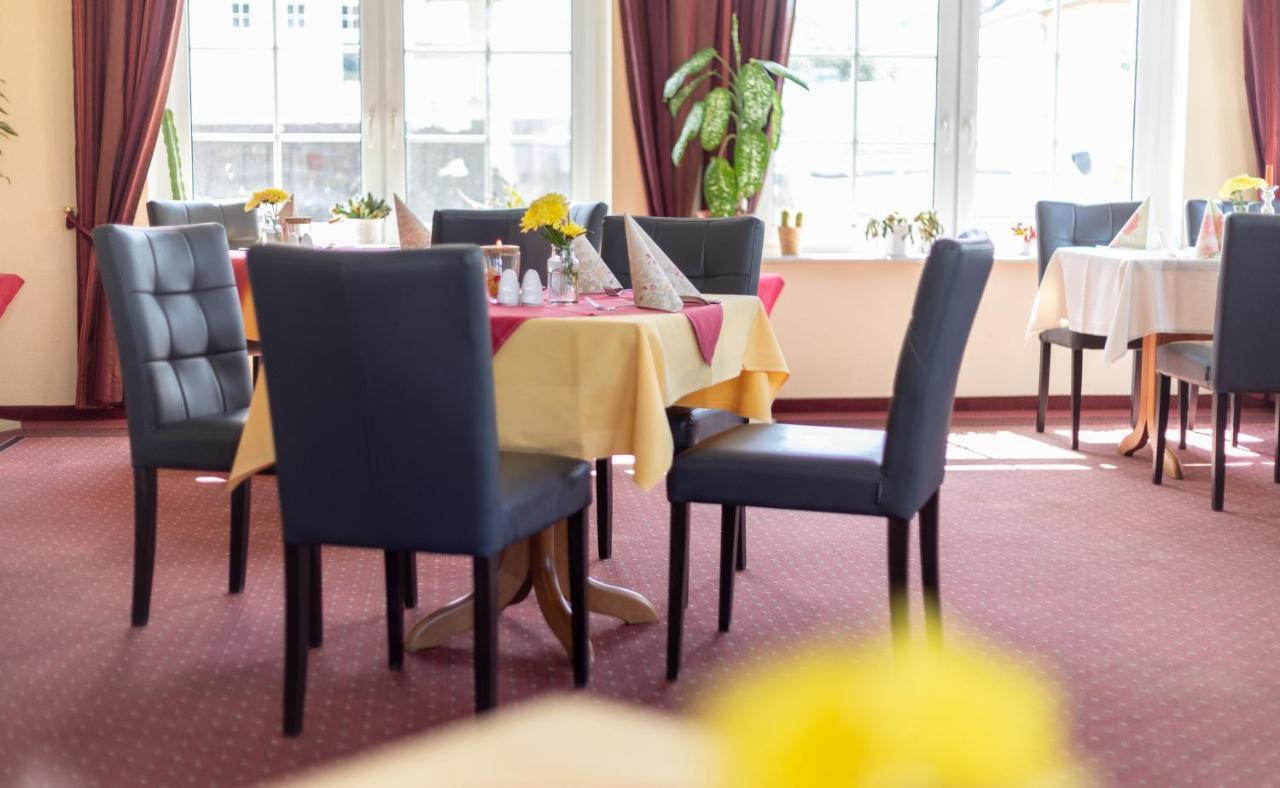 Hotel Am Wariner See エクステリア 写真