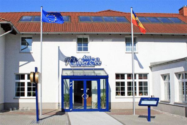 Hotel Am Wariner See エクステリア 写真