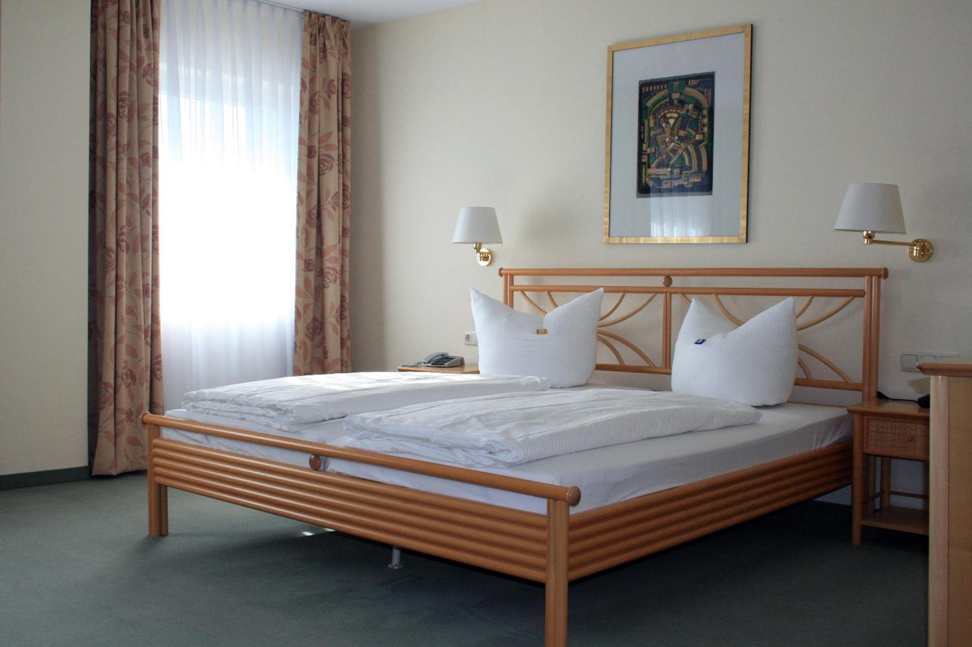 Hotel Am Wariner See エクステリア 写真