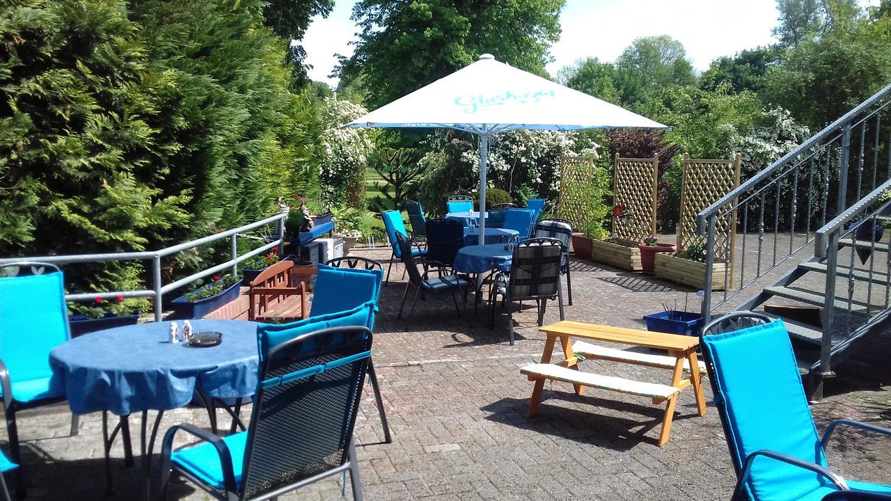 Hotel Am Wariner See エクステリア 写真